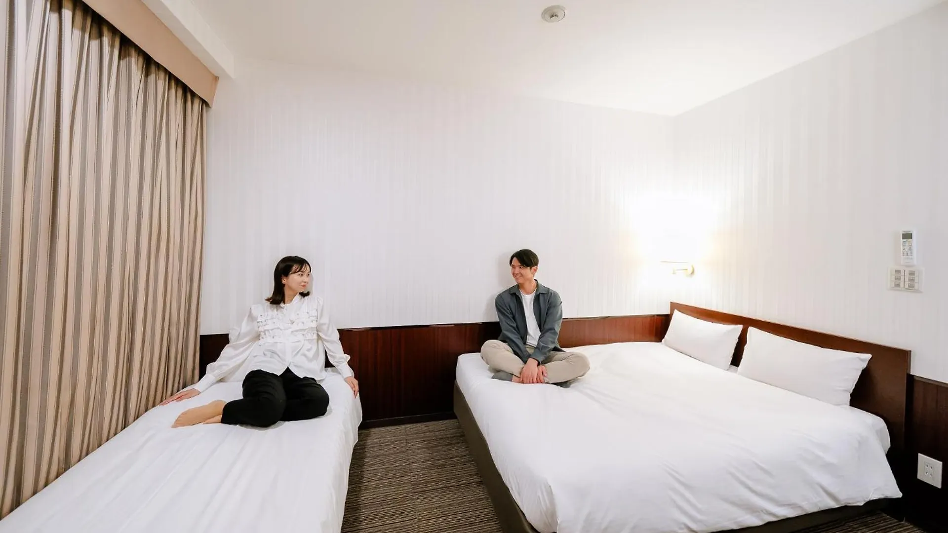 Hotel Hillarys Osaka 3*,