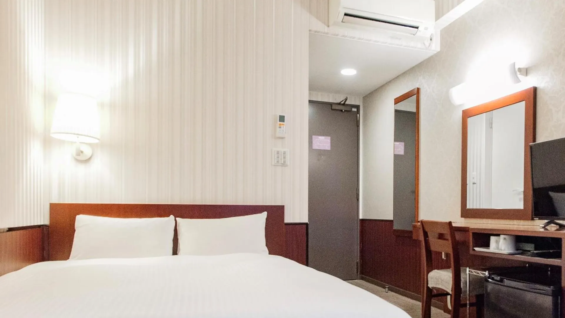 Hotel Hillarys Osaka