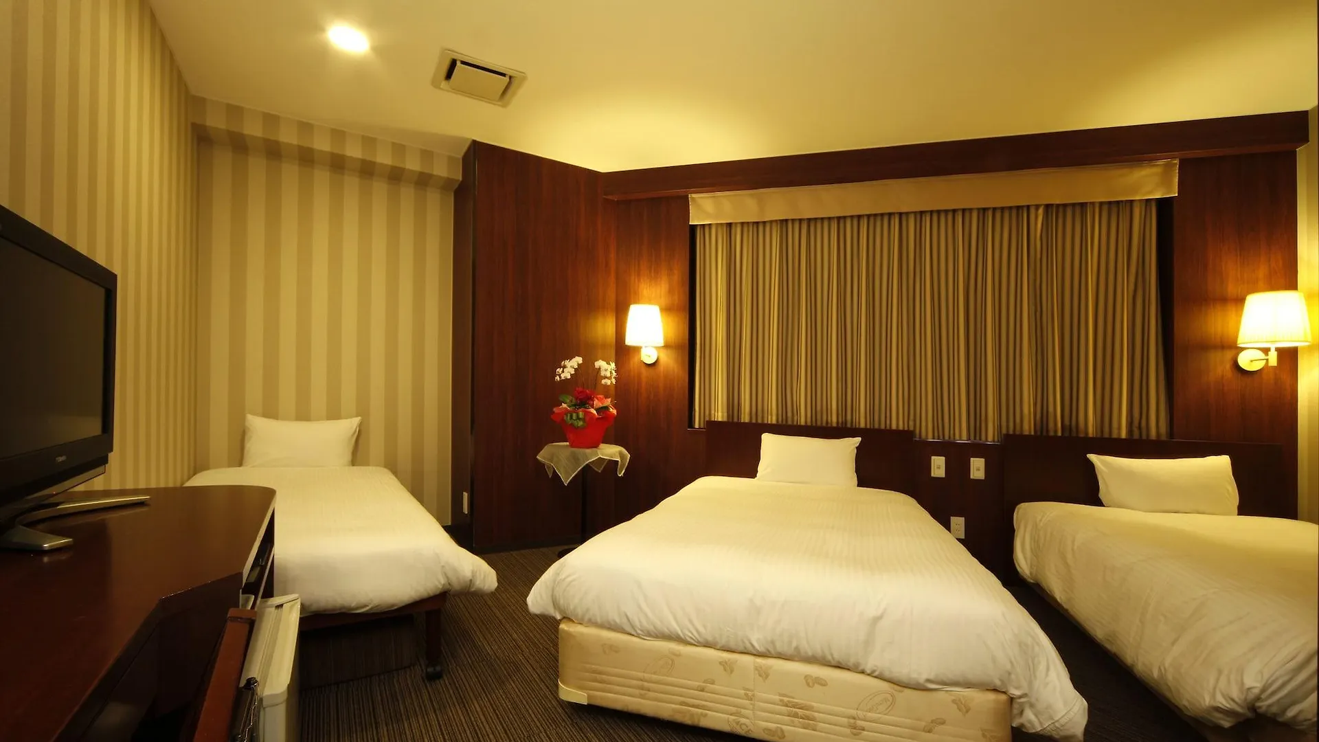 Hotel Hillarys Osaka