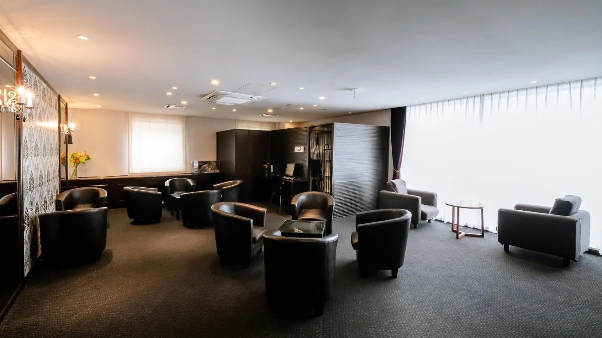 Hotel Hillarys Osaka