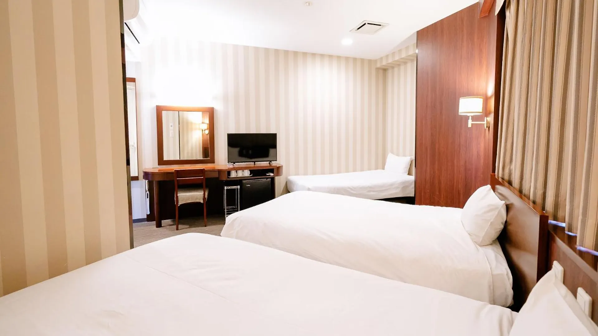 Hotel Hillarys Osaka