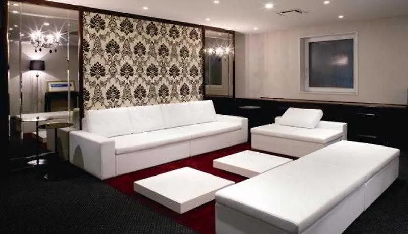 Hotel Hillarys Osaka 3*,